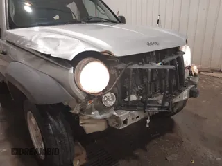 2007 Jeep Liberty Sport z VIN 1J4GL48K47W694423, wystawiony jako IAAI lot #41452077 z przebiegiem 159 502 mil mil oraz . Historia ofert i sprzedaży dostępna na DreamBid. Obrazek 14.