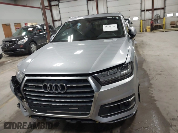 2018 Audi Q7 Premium Plus with VIN WA1LHAF76JD020886, listed as a IAAI auction lot 41719704 with 69,157 mi miles. Bid and sale history available at carsss.com. Image 12.