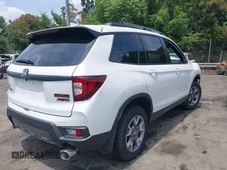 2023 Honda Passport TrailSport с VIN 5FNYF8H62PB043341, выставлен на аукционе IAAI как лот 42410337 с пробегом 20 695 миль миль и . История ставок и продаж доступна на DreamBid. Изображение 4.