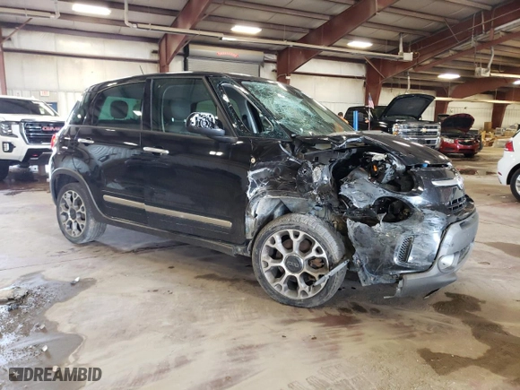2014 FIAT 500L Trekking with VIN ZFBCFADH1EZ008020, listed as a Copart auction lot 69070084 with 155,287 mi miles and Salvage Title. Bid and sale history available at carsss.com. Image 4.