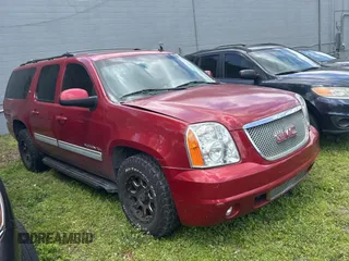 2013 GMC Yukon XL SLT with VIN 1GKS1KE05DR338106, listed as a Copart auction lot 52931115 with 204,462 mi miles and Clean Title. Bid and sale history available at carsss.com. Image 1.