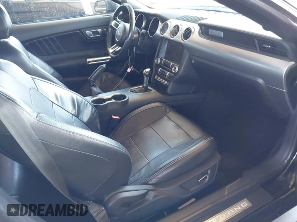 2019 Ford Mustang GT Premium z VIN 1FATP8FF7K5126175, wystawiony jako IAAI lot #42015019 z przebiegiem 91 335 mil mil oraz . Historia ofert i sprzedaży dostępna na DreamBid. Obrazek 5.