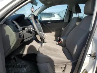 2011 Volkswagen Tiguan SE with VIN WVGBV7AX6BW525168, listed as a Copart auction lot 53824915 with 113,628 mi miles and Salvage Title. Bid and sale history available at DreamBid. Image 7.