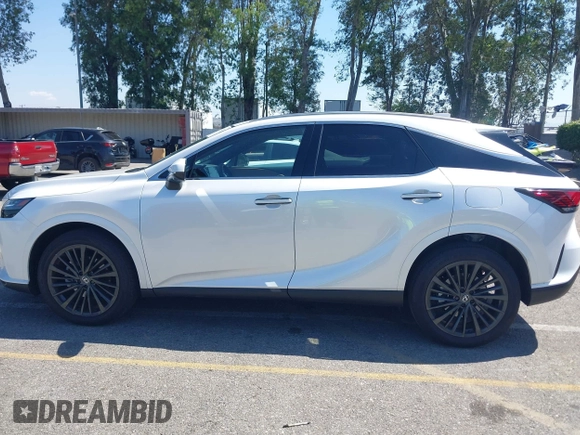 2024 Lexus RX 350 z VIN 2T2BAMBAXRC042872, wystawiony jako IAAI lot #42151226 z przebiegiem 8 141 mil mil oraz . Historia ofert i sprzedaży dostępna na DreamBid. Obrazek 14.