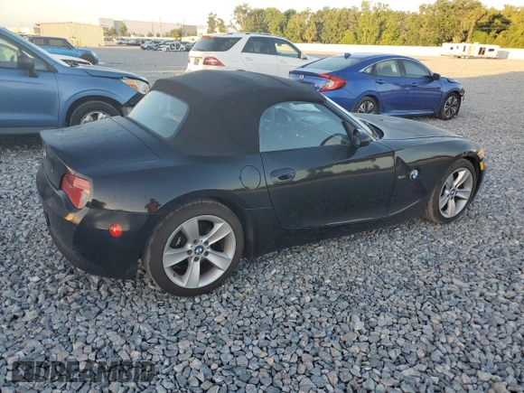 2007 BMW Z4 3.0i with VIN 4USBU33577LW60853, listed as a Copart auction lot 52030725 with 112,938 mi miles and Clean Title. Bid and sale history available at carsss.com. Image 3.