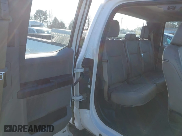 2017 Ford F-150 XL z VIN 1FTEX1E86HFA80659, wystawiony jako IAAI lot #41657909 z przebiegiem 158 726 mil mil oraz . Historia ofert i sprzedaży dostępna na DreamBid. Obrazek 8.