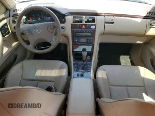 2000 Mercedes-Benz E 320 with VIN WDBJF65J4YB060708, listed as a Copart auction lot 54981615 with 71,036 mi miles and Clean Title. Bid and sale history available at DreamBid. Image 8.