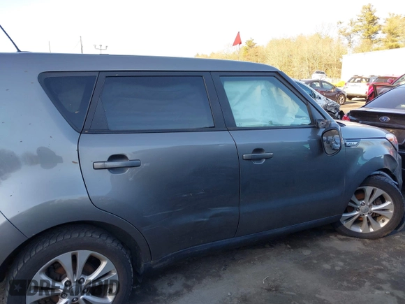 2016 Kia Soul + with VIN KNDJP3A55G7327099, listed as a IAAI auction lot 41703217 with 116,010 mi miles. Bid and sale history available at carsss.com. Image 13.