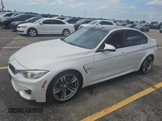 2015 BMW M3 z VIN WBS3C9C57FP803591, wystawiony jako Copart lot #59972975 z przebiegiem 183 051 mil mil oraz Tytuł czysty. Historia ofert i sprzedaży dostępna na DreamBid. Obrazek 2.