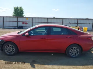 2024 Hyundai Elantra SEL z VIN KMHLM4DG5RU653537, wystawiony jako IAAI lot #42433134 z przebiegiem 37 478 mil mil oraz . Historia ofert i sprzedaży dostępna na DreamBid. Obrazek 15.
