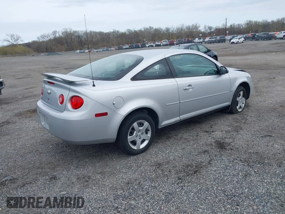 2007 Chevrolet Cobalt LT z VIN 1G1AL15F977309801, wystawiony jako IAAI lot #41922072 z przebiegiem 84 051 mil mil oraz . Historia ofert i sprzedaży dostępna na DreamBid. Obrazek 4.