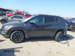 2019 Jeep Compass Trailhawk with VIN 3C4NJDDBXKT811171, listed as a IAAI auction lot 41786708 with 107,697 mi miles and . Bid and sale history available at carsss.com. Image 14.