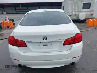 2012 BMW 5 Series 535i xDrive z VIN WBAFU7C57CDU64640, wystawiony jako IAAI lot #42109534 z przebiegiem 132 310 mil mil oraz . Historia ofert i sprzedaży dostępna na DreamBid. Obrazek 16.