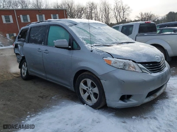 2014 Toyota Sienna LE AAS with VIN 5TDKK3DCXES505668, listed as a IAAI auction lot 41546271 with 262,165 mi miles. Bid and sale history available at carsss.com. Image 1.