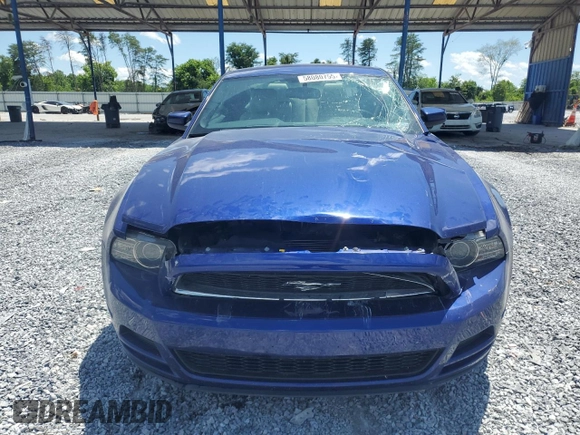 2014 Ford Mustang V6 z VIN 1ZVBP8AM9E5318520, wystawiony jako Copart lot #58080755 z przebiegiem 67 778 mil mil oraz Szkoda całkowita • Salvage title. Historia ofert i sprzedaży dostępna na DreamBid. Obrazek 5.