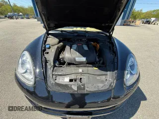 2012 Porsche Cayenne S Hybrid z VIN WP1AE2A28CLA94048, wystawiony jako Copart lot #56879555 z przebiegiem 129 448 mil mil oraz Tytuł czysty. Historia ofert i sprzedaży dostępna na DreamBid. Obrazek 7.