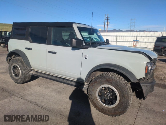 2021 Ford Bronco z VIN 1FMDE5DH7MLA94152, wystawiony jako Copart lot #53561445 z przebiegiem 35 965 mil mil oraz Szkoda całkowita • Salvage title. Historia ofert i sprzedaży dostępna na DreamBid. Obrazek 4.