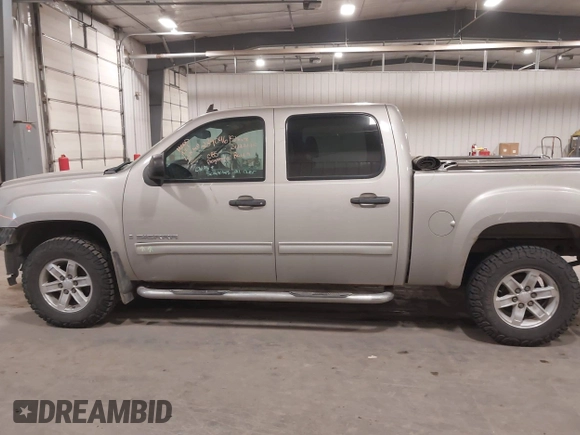 2008 GMC Sierra 1500 SLE1 with VIN 3GTEK13J38G212280, listed as a IAAI auction lot 41499750 with 196,175 mi miles. Bid and sale history available at carsss.com. Image 14.
