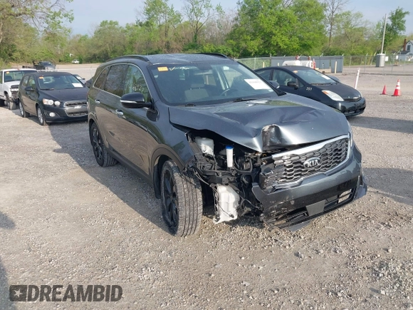 2020 Kia Sorento S z VIN 5XYPG4A54LG706009, wystawiony jako IAAI lot #42168923 z przebiegiem 55 514 mil mil oraz . Historia ofert i sprzedaży dostępna na DreamBid. Obrazek 1.