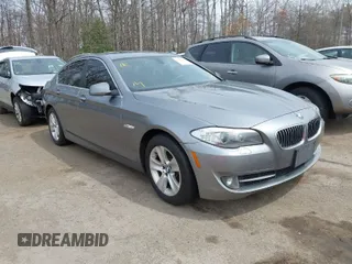 2013 BMW 5 Series 528i xDrive with VIN WBAXH5C55DD111408, listed as a IAAI auction lot 41954630 with 126,704 mi miles. Bid and sale history available at carsss.com. Image 1.