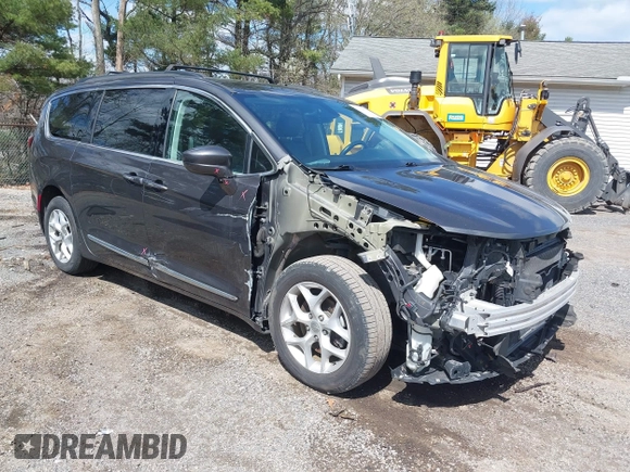 2017 Chrysler Pacifica Touring L with VIN 2C4RC1BG3HR511492, listed as a IAAI auction lot 41922578 with 139,393 mi miles and . Bid and sale history available at DreamBid. Image 1.
