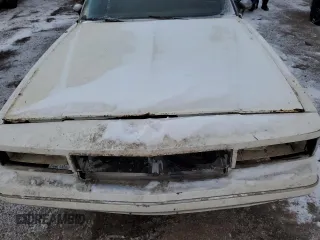 1983 Chevrolet Monte Carlo z VIN 1G1AZ37H5DR175751, wystawiony jako Copart lot #45337105 z przebiegiem 360 000 mil mil oraz Szkody całkowita. Historia ofert i sprzedaży dostępna na DreamBid. Obrazek 11.
