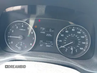 2017 Hyundai Elantra SE z VIN KMHD74LF6HU144401, wystawiony jako IAAI lot #42067279 z przebiegiem 99 687 mil mil oraz . Historia ofert i sprzedaży dostępna na DreamBid. Obrazek 7.