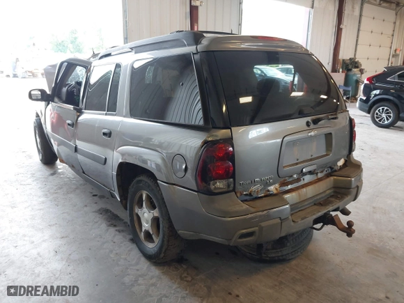 2005 Chevrolet TrailBlazer LS with VIN 1GNET16S556122439, listed as a IAAI auction lot 40012893 with 244,922 mi miles. Bid and sale history available at carsss.com. Image 3.