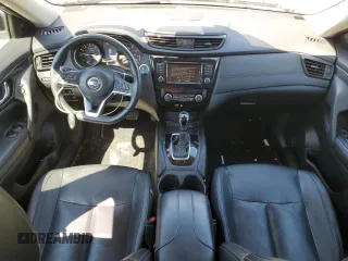 2018 Nissan Rogue SV z VIN 5N1AT2MV7JC730402, wystawiony jako Copart lot #58430025 z przebiegiem 169 627 mil mil oraz Szkoda całkowita • Salvage title. Historia ofert i sprzedaży dostępna na DreamBid. Obrazek 8.