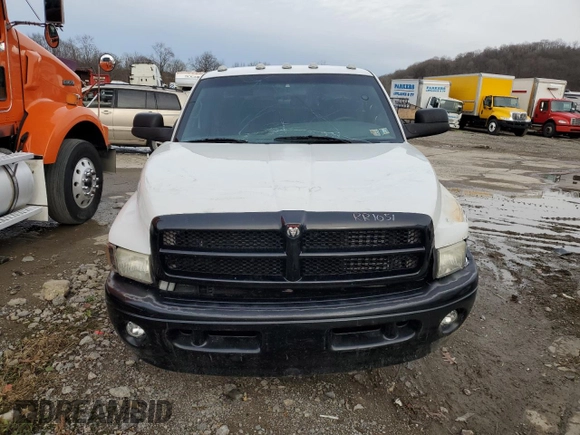 2001 Dodge Ram 3500 with VIN 1B7MF33611J268360, listed as a Copart auction lot 82410844 with 0 mi miles and Salvage Title. Bid and sale history available at carsss.com. Image 5.