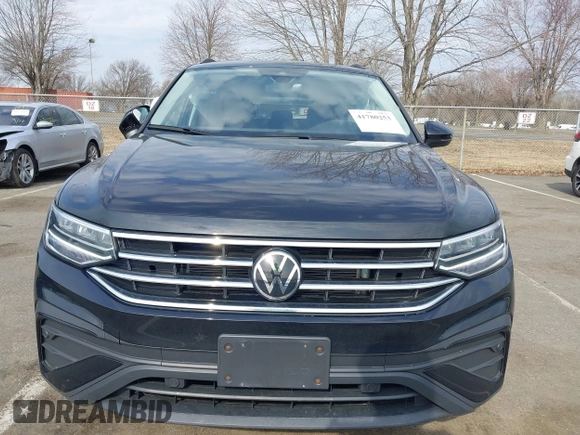 2024 Volkswagen Tiguan S with VIN 3VVFB7AX2RM116756, listed as a IAAI auction lot 41780253 with 9,743 mi miles and . Bid and sale history available at DreamBid. Image 12.