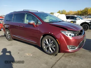2018 Chrysler Pacifica Limited z VIN 2C4RC1GG1JR252550, wystawiony jako Copart lot #76137964 z przebiegiem 184 072 mil mil oraz Szkoda całkowita • Salvage title. Historia ofert i sprzedaży dostępna na DreamBid. Obrazek 4.