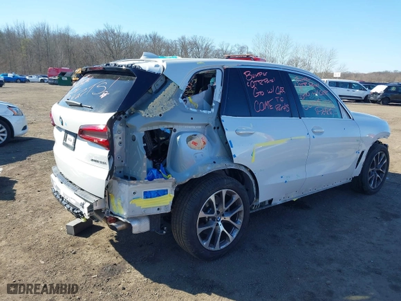 2021 BMW X5 xDrive40i with VIN 5UXCR6C03M9F54928, listed as a IAAI auction lot 41649339 with 45,244 mi miles. Bid and sale history available at carsss.com. Image 18.
