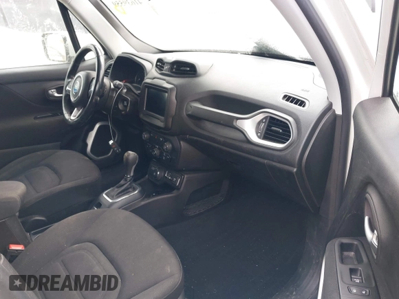2020 Jeep Renegade Latitude with VIN ZACNJBBB7LPL57524, listed as a IAAI auction lot 41639559 with 126,742 mi miles. Bid and sale history available at carsss.com. Image 5.