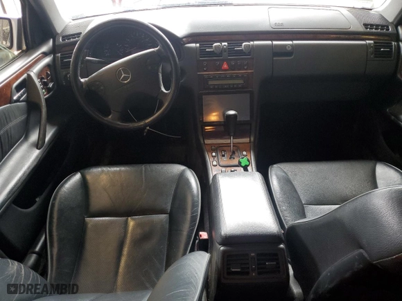 2000 Mercedes-Benz E-Class with VIN WDBJF70J7YB142395, listed as a Copart auction lot 53849225 with 138,289 mi miles and Clean Title. Bid and sale history available at carsss.com. Image 8.