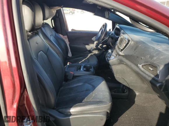 2018 Chrysler Pacifica Touring L with VIN 2C4RC1BG7JR332720, listed as a Copart auction lot 53940265 with 58,523 mi miles and Salvage Title. Bid and sale history available at DreamBid. Image 7.