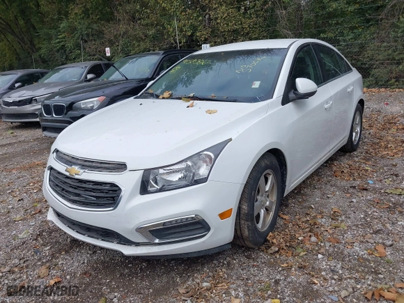 2015 Chevrolet Cruze LT with VIN 1G1PC5SB4F7139171, listed as a IAAI auction lot 42138107 with 185,400 mi miles. Bid and sale history available at carsss.com. Image 2.