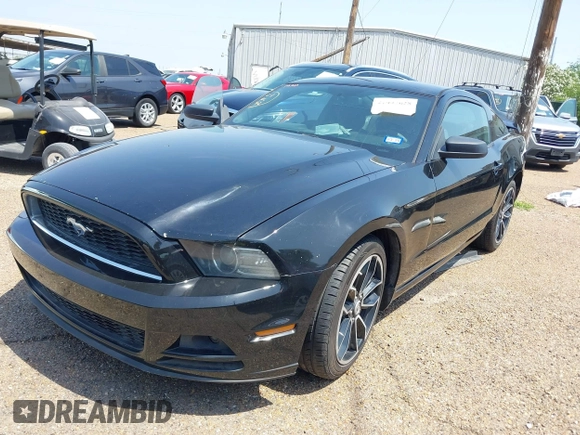 2013 Ford Mustang V6 z VIN 1ZVBP8AM7D5245937, wystawiony jako IAAI lot #41942028 z przebiegiem 207 037 mil mil oraz . Historia ofert i sprzedaży dostępna na DreamBid. Obrazek 2.