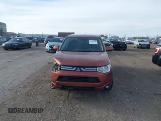 2014 Mitsubishi Outlander SE z VIN JA4AZ3A31EZ008884, wystawiony jako IAAI lot #41825440 z przebiegiem 171 232 mil mil oraz . Historia ofert i sprzedaży dostępna na DreamBid. Obrazek 12.
