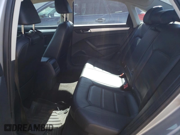 2012 Volkswagen Passat SE с VIN 1VWBP7A3XCC002926, выставлен на аукционе Copart как лот 52398365 с пробегом Не указан миль и Чистый • Clean title. История ставок и продаж доступна на DreamBid. Изображение 10.