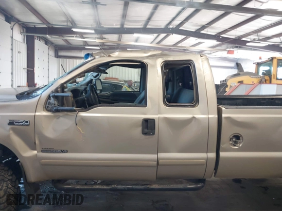2001 Ford Super Duty F-250 XL with VIN 3FTNX21F81MA06613, listed as a IAAI auction lot 41445674 with 206,434 mi miles. Bid and sale history available at carsss.com. Image 14.