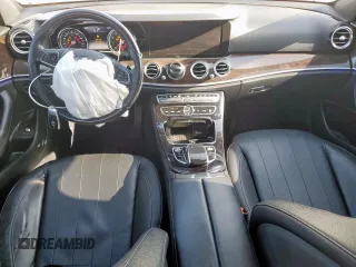 2017 Mercedes-Benz E 300 Luxury z VIN WDDZF4JB8HA181700, wystawiony jako Copart lot #58608045 z przebiegiem 69 312 mil mil oraz Szkoda całkowita • Salvage title. Historia ofert i sprzedaży dostępna na DreamBid. Obrazek 8.