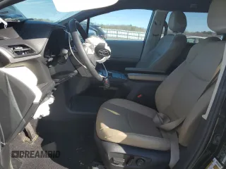 2024 Toyota Sienna XLE with VIN 5TDJSKFC4RS121247, listed as a Copart auction lot 47363055 with 33,364 mi miles and Salvage Title. Bid and sale history available at DreamBid. Image 7.