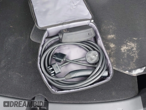 2025 Tesla Model Y Long Range with VIN 7SAYGDED9SF248370, listed as a IAAI auction lot 41336869 with 2,499 mi miles and . Bid and sale history available at DreamBid. Image 12.