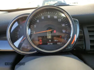 2021 MINI Hardtop Cooper with VIN WMWXR3C07M2N96541, listed as a Copart auction lot 78748714 with 28,706 mi miles and Salvage title. Bid and sale history available at DreamBid. Image 9.
