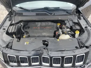 2018 Jeep Compass Limited with VIN 3C4NJDCB2JT263067, listed as a Copart auction lot 52626665 with 51,567 mi miles and Salvage Title. Bid and sale history available at DreamBid. Image 14.