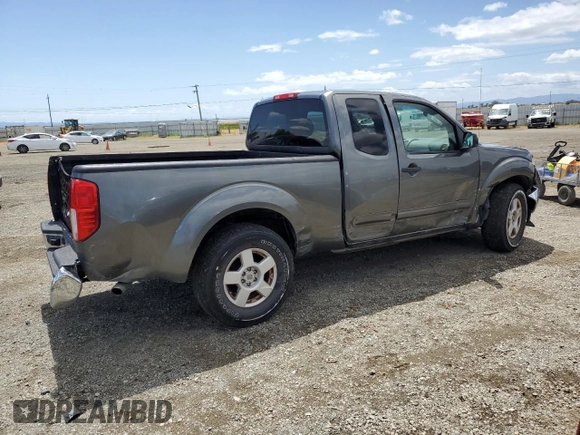 2007 Nissan Frontier SE z VIN 1N6AD06U77C418922, wystawiony jako Copart lot #56603015 z przebiegiem 354 484 mil mil oraz Szkoda całkowita • Salvage title. Historia ofert i sprzedaży dostępna na DreamBid. Obrazek 3.