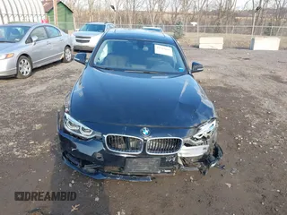 2018 BMW 3 Series 320i xDrive with VIN WBA8E5G57JNU47476, listed as a IAAI auction lot 41319816 with 38,755 mi miles. Bid and sale history available at carsss.com. Image 12.