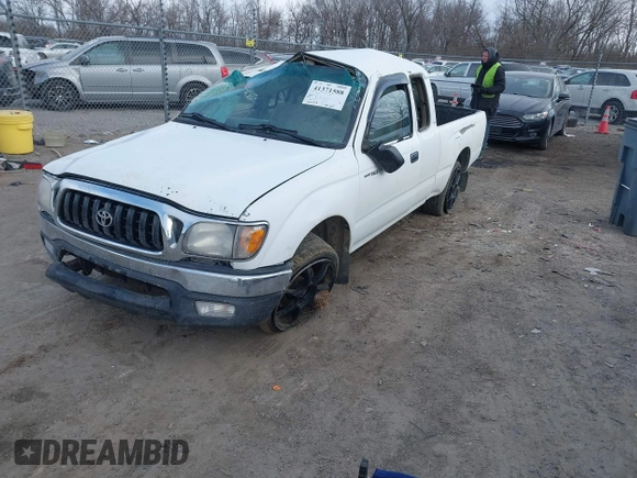 2002 Toyota Tacoma z VIN 5TEVL52N52Z079509, wystawiony jako IAAI lot #41371588 z przebiegiem 220 579 mil mil oraz . Historia ofert i sprzedaży dostępna na DreamBid. Obrazek 2.