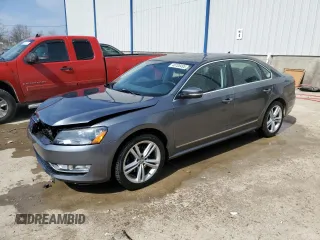 2014 Volkswagen Passat SEL Premium z VIN 1VWCN7A34EC121309, wystawiony jako Copart lot #48705495 z przebiegiem 123 436 mil mil oraz Nie do naprawy. Historia ofert i sprzedaży dostępna na DreamBid. Obrazek 1.